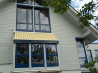 Holz-Aluminium-Fenster in blau 3