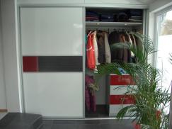 Design Einbauschrank mit Schiebetüren