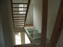 Glasboden über Fachwerkbalken