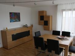 Esszimmer, Eiche natur mit Schiefer-Applikation