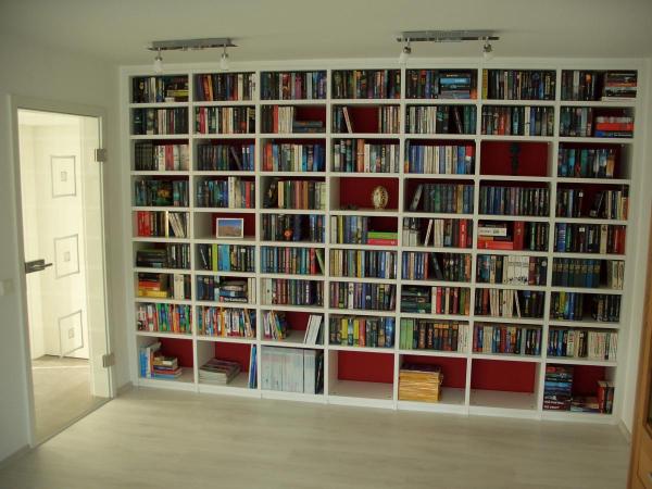 Bücherregal in weiß